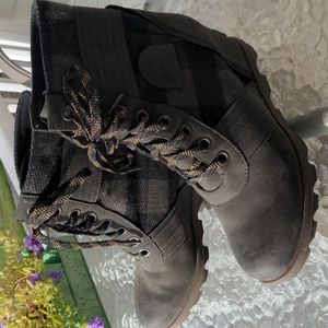 Women's Lexie Wedge Boots Size 10